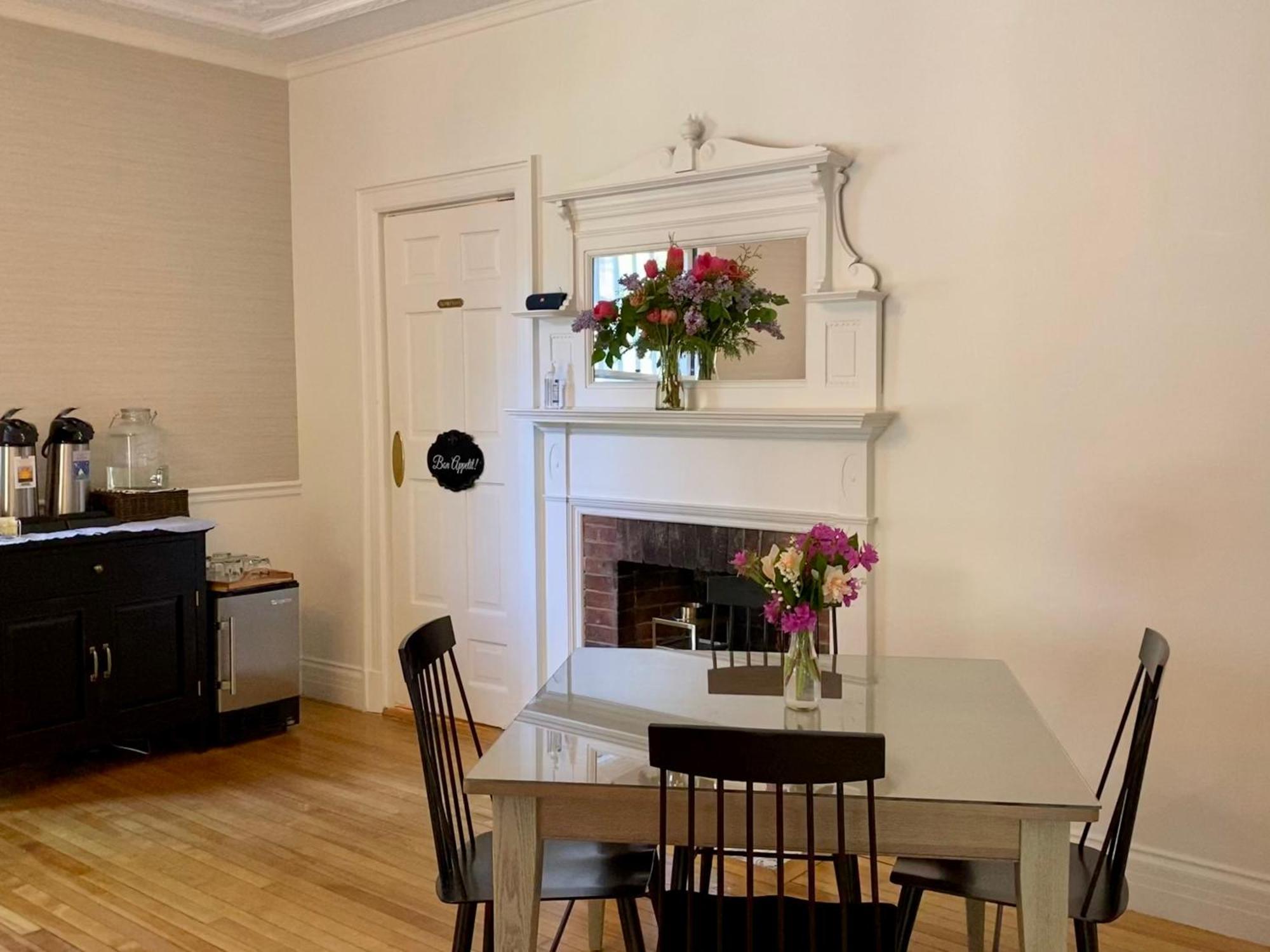 Hearthside Inn بار هاربور المظهر الخارجي الصورة