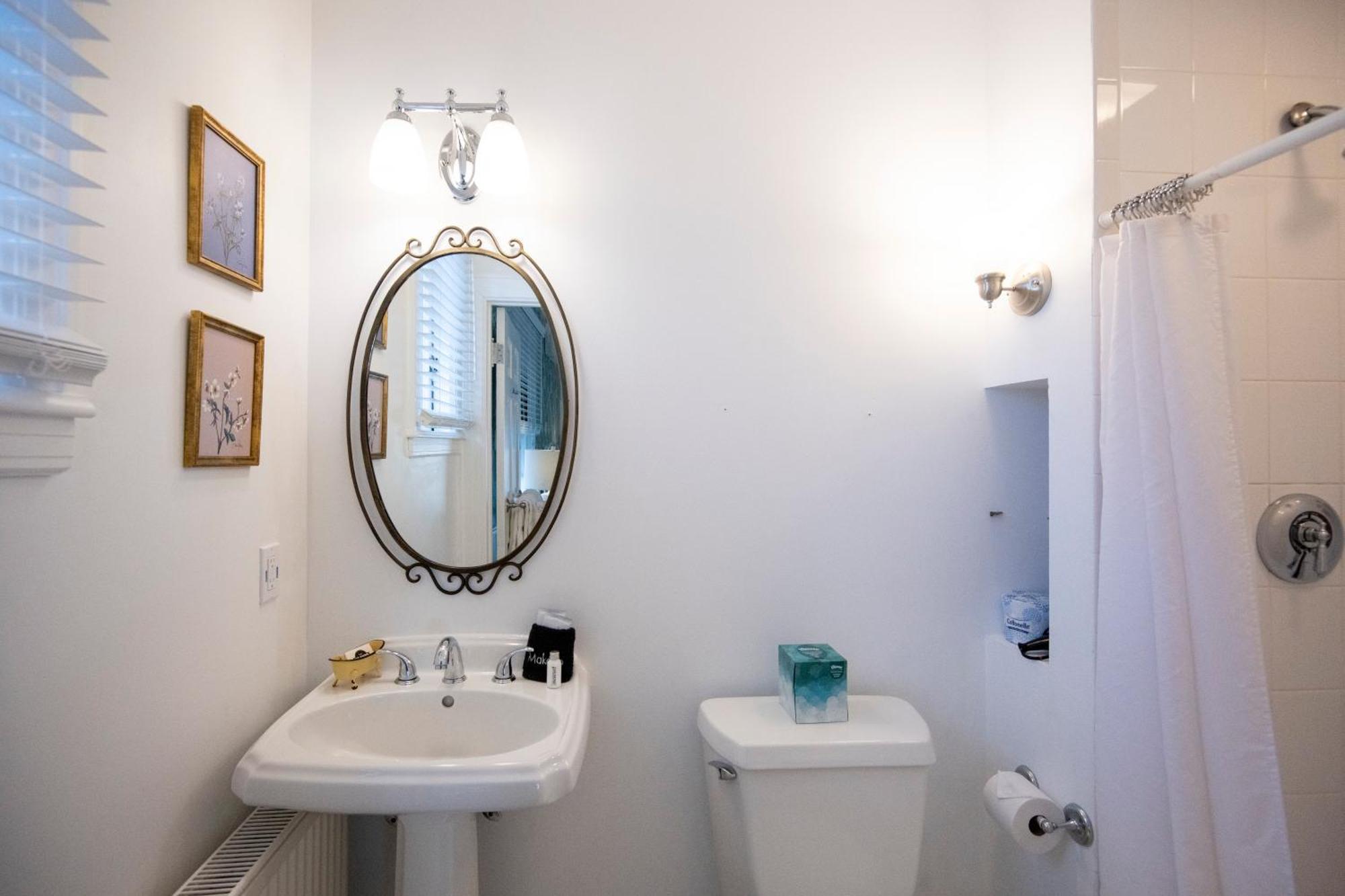 Hearthside Inn بار هاربور الغرفة الصورة